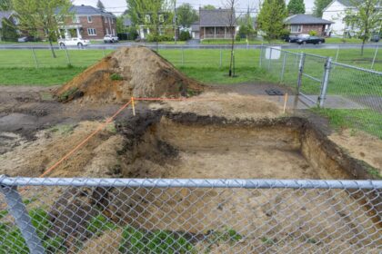 archeologists-find-prehistoric-artifacts-at-future-skating-rink-site-near-montreal