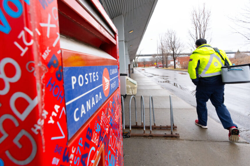canada-post-makes-new-offers-to-union-ahead-of-strike-deadline