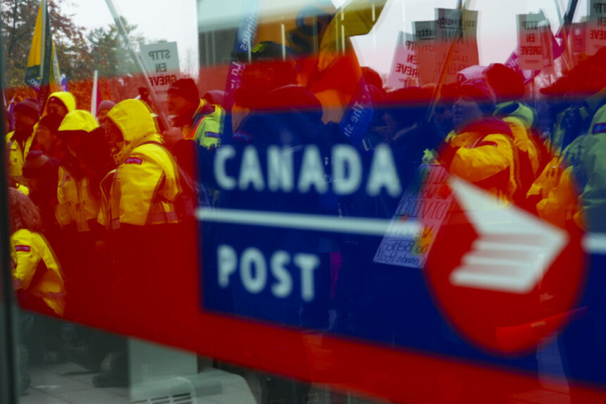 union-says-canada-post-offers-‘fall-short’-as-strike-deadline-nears