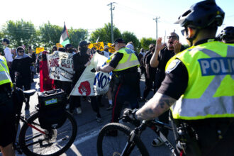ottawa-police-arrest-11-for-mischief,-assaulting-officers-in-protest-of-defence-trade-show