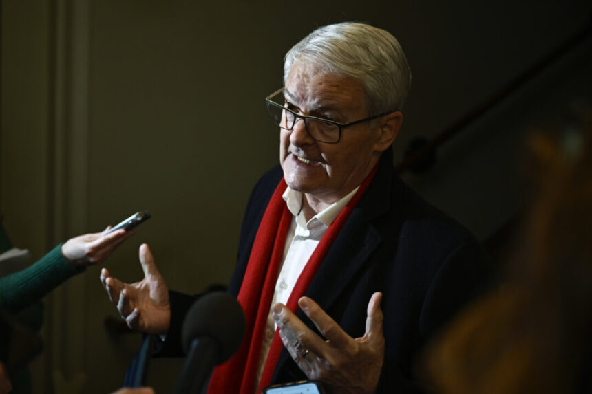 first-canadian-in-space,-former-minister-marc-garneau-dies-at-76