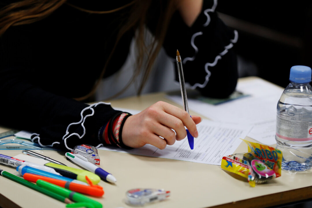 michael-zwaagstra:-students-can’t-use-ai-to-cheat-on-standardized-tests
