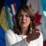 alberta-premier-smith-seeks-to-win-over-bc’s-eby-on-pipeline-development