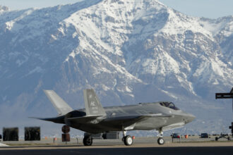auditor-general-finds-cost-to-buy-f-35-jets-has-risen-to-at-least-$33.2b
