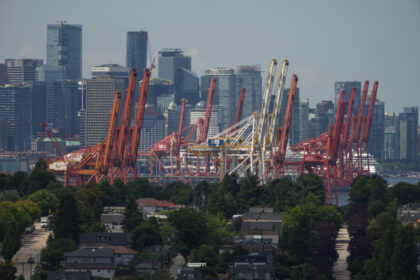 report-on-bc-port-turmoil-backs-right-to-strike,-rebuffing-essential-service-calls