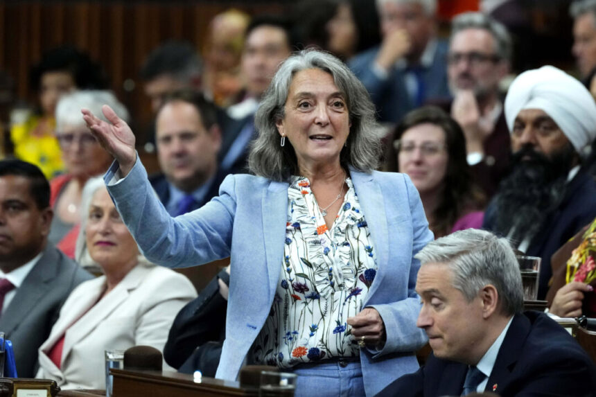 tory-motion-to-scrap-ev-mandates-fails-in-house;-environment-minister-says-rebates-coming-back