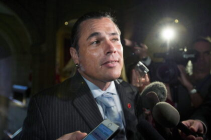 senator-patrick-brazeau-collapses-in-chamber-during-debate-on-major-projects-bill