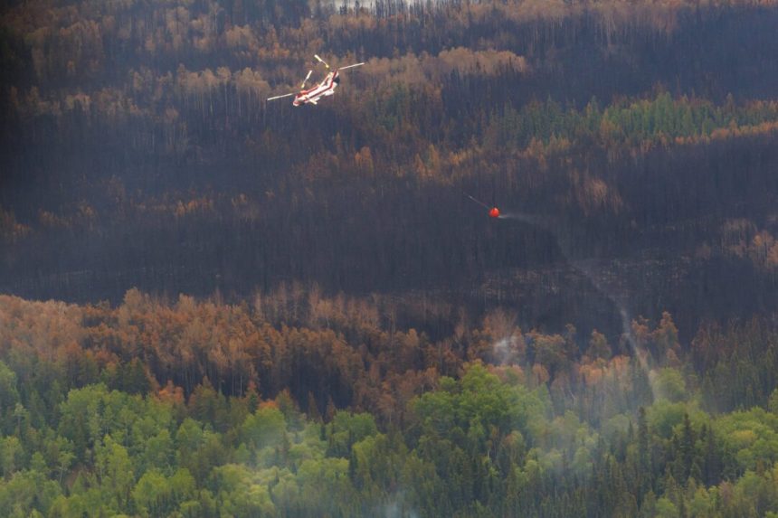 northern-manitoba-town-orders-evacuation-as-wildfire-threatens-power