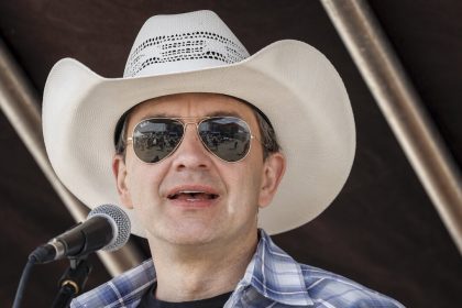 poilievre-pledges-robust-representation-for-west-in-stampede-address