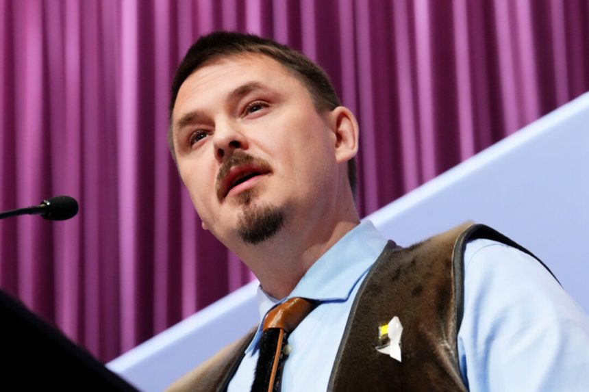 nunavut-premier-pj.-akeeagok-planning-to-leave-politics-to-spend-time-with-family