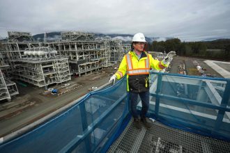 canada-poised-to-become-major-lng-exporter,-while-proponents-say-hurdles-remain