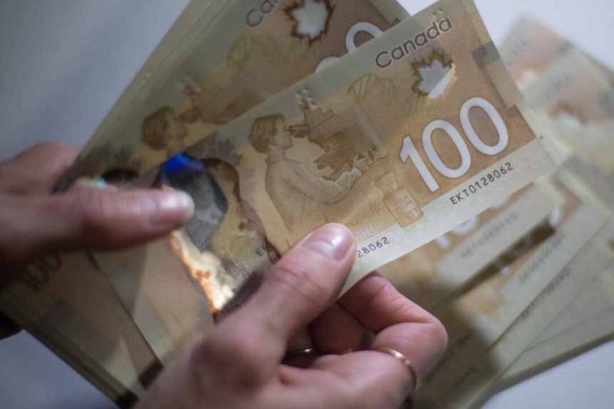 majority-of-canadians-want-lower-interest-rates-as-bankruptcy,-debt-fears-mount