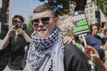 immigration-minister-won’t-say-if-canada-considering-barring-british,-irish-rappers