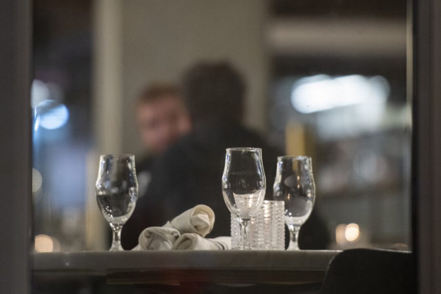 new-rules-allowing-quebec-restaurants-to-charge-for-no-shows-come-into-effect