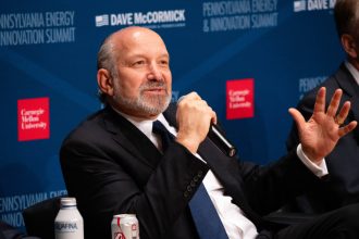 lutnick-says-trump-will-renegotiate-trade-pact-with-canada,-mexico-next-year