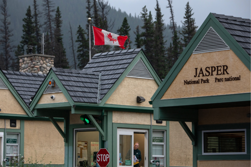 town-of-jasper-says-wildfire-report-misrepresented-by-media,-thanks-province-for-support