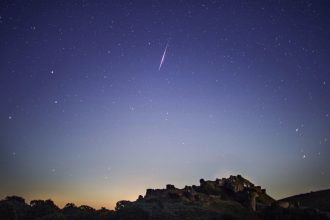 the-best-meteor-shower-of-the-year-will-peak-soon—here’s-what-you-need-to-know