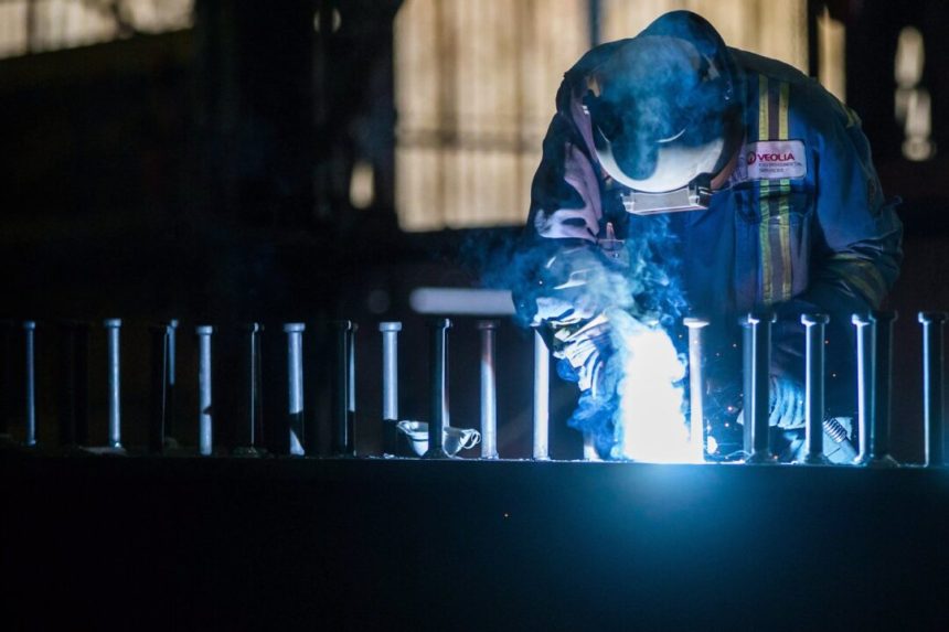 cfib-foresees-recession-in-canada,-with-economic-contractions-in-q2-and-q3