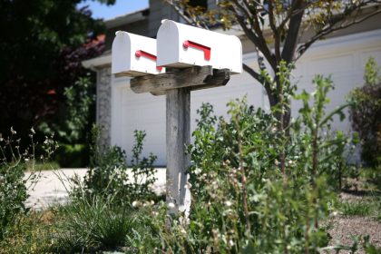 canada-post-ends-use-of-red-flags-on-rural-mailboxes-signaling-incoming-mail