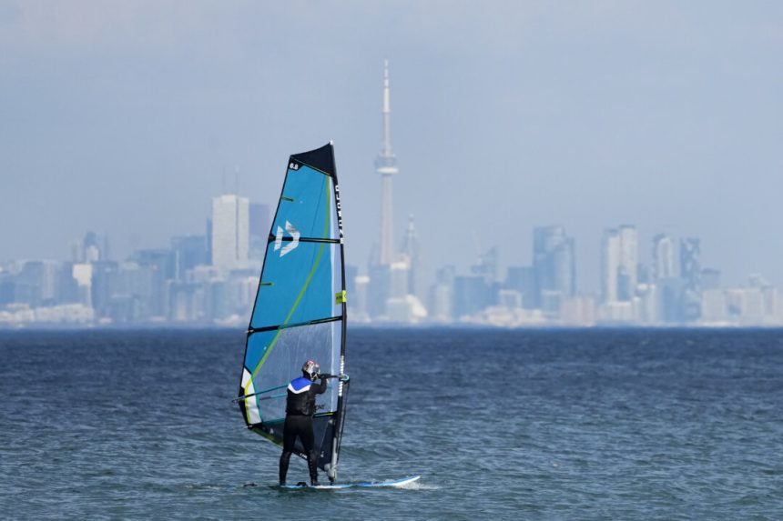 stifling-heat-forecast-in-ontario,-quebec,-atlantic-provinces-and-parts-of-bc
