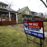 is-now-a-good-time-for-canadians-to-buy-a-home,-or-is-it-better-to-wait?