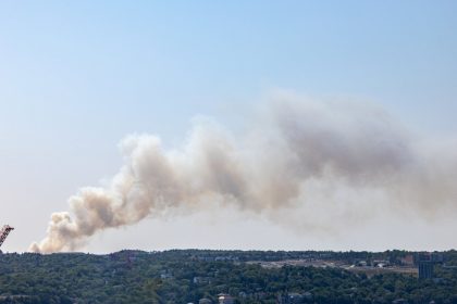 helicopter-crashes-amid-efforts-to-contain-nova-scotia-wildfires