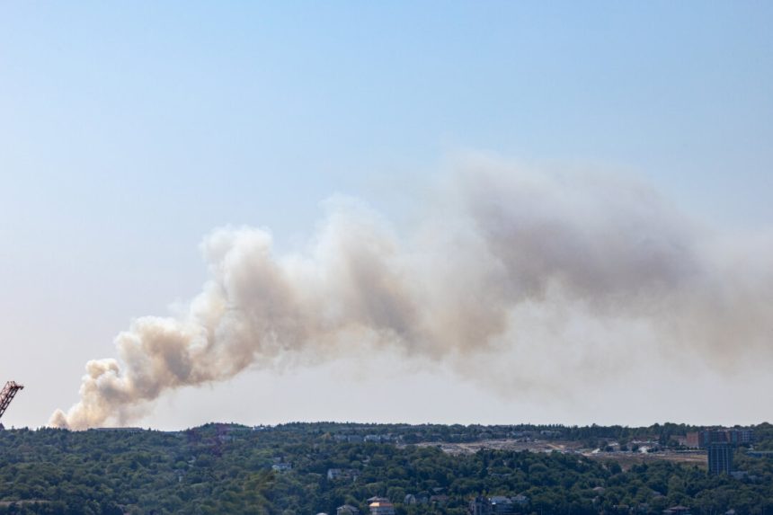 helicopter-crashes-amid-efforts-to-contain-nova-scotia-wildfires