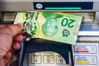 canadians-carrying-more-cash,-says-bank-of-canada