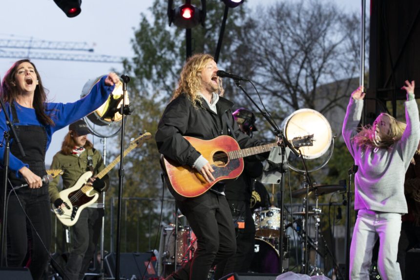 west-kelowna’s-conservative-mla-condemns-city’s-cancellation-of-christian-musician’s-event