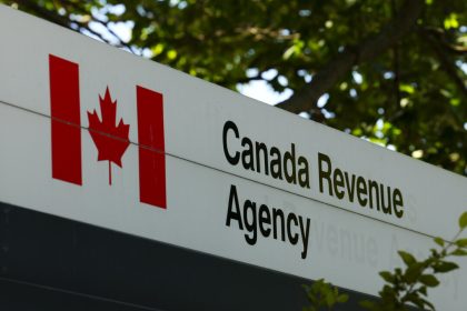 tax-agency-extends-contracts-of-850-call-centre-workers-amid-staffing-concerns