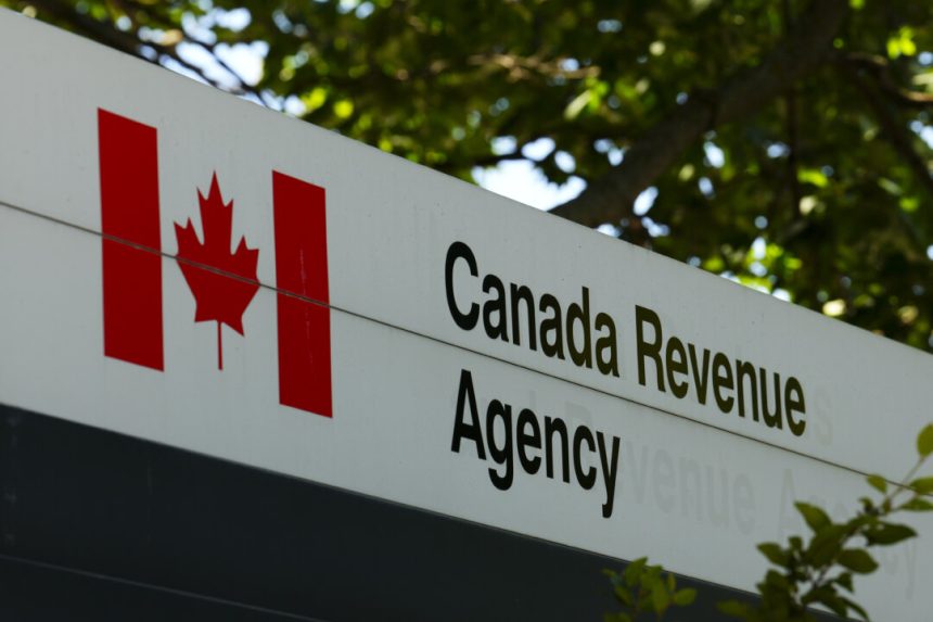 tax-agency-extends-contracts-of-850-call-centre-workers-amid-staffing-concerns