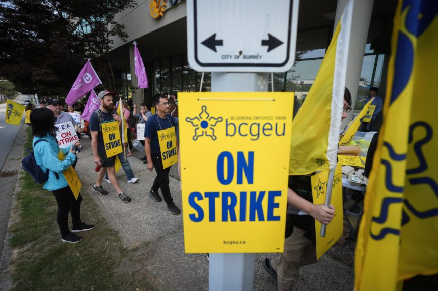 union-escalates-bc-public-service-job-action,-saying-no-improved-offer-in-sight