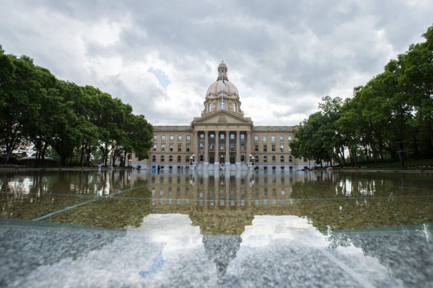 alberta-puts-$713-million-tobacco-lawsuit-payout-into-province’s-long-term-savings