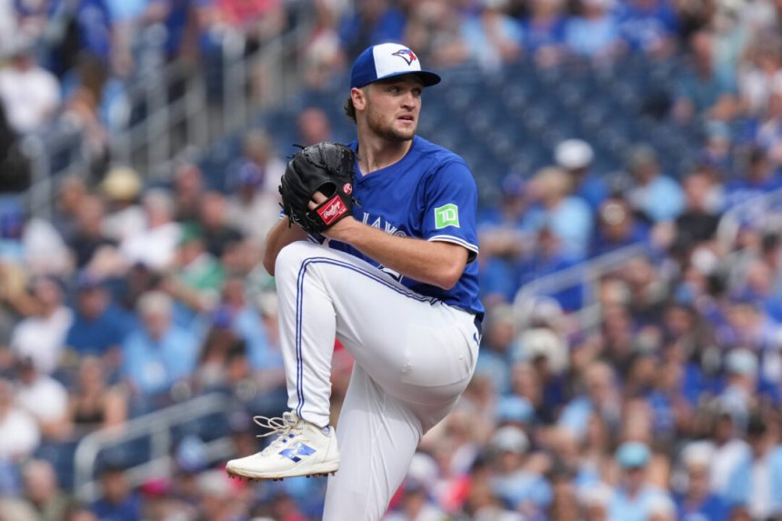 blue-jays-beat-rays-5-1-to-stay-atop-al-east,-sending-division-race-to-season’s-final-day