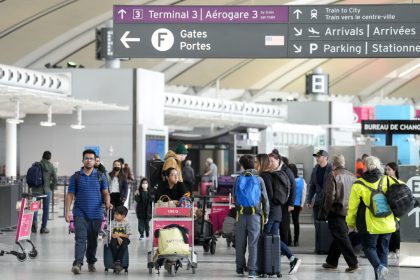 travel-disruptions-experienced-across-canada-due-to-technical-glitch-at-border-services-kiosks