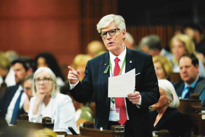 federal-officials-were-interested-in-proposed-quebec-lng-project,-documents-show